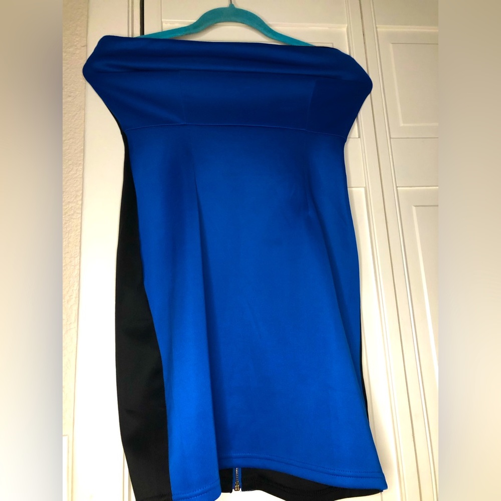 Gorgeous Blue and black strapless bodycon dress Forever 21, will look fabulous